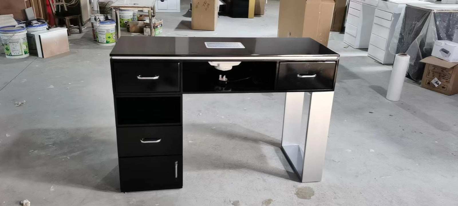 Modern Luxurious Single-Seater Manicure Table with Built-In Storage & Extractor Fan